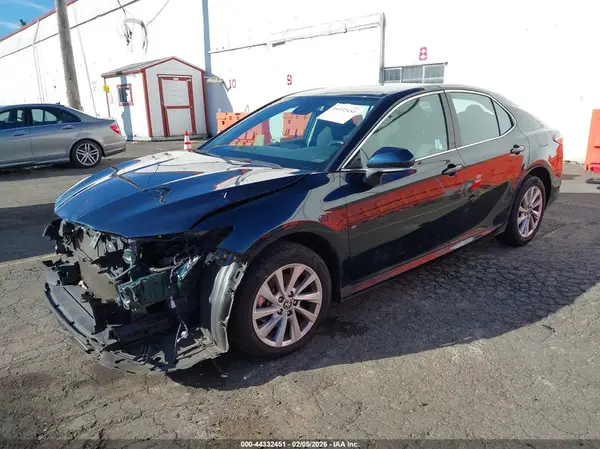 4T1C11BKXMU036237 2021 TOYOTA CAMRY - Image 2