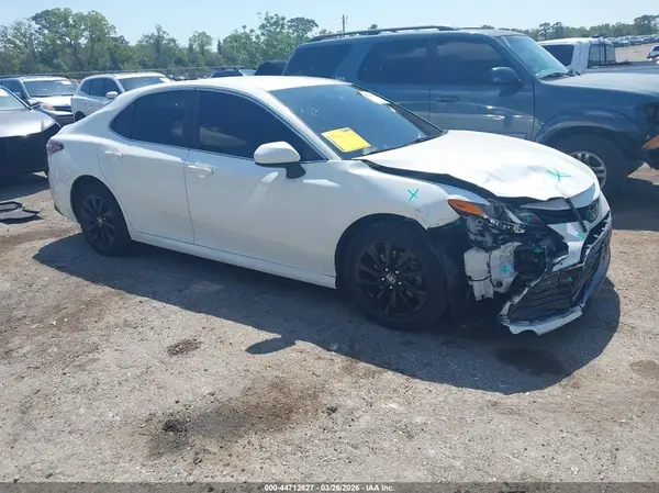 4T1C11BKXMU036464 2021 TOYOTA CAMRY - Image 1