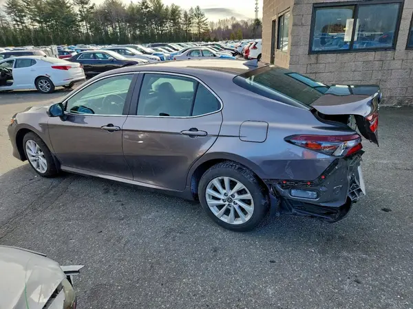 4T1C11BKXNU047501 2022 TOYOTA CAMRY - Image 2
