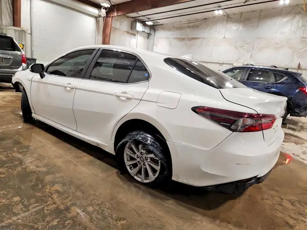 4T1C11BKXNU049099 2022 TOYOTA CAMRY - Image 2