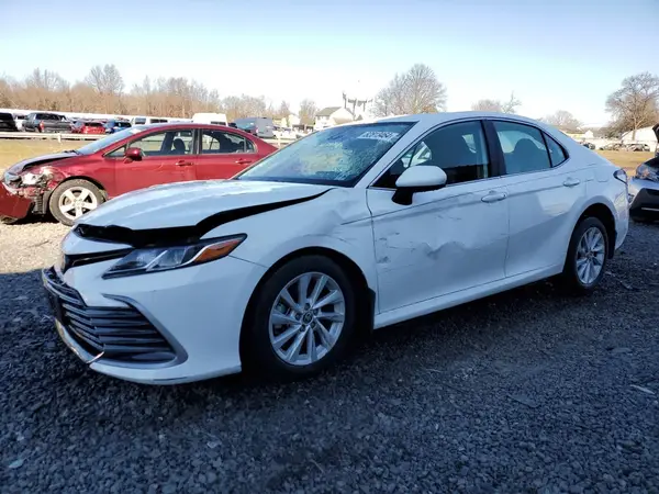 4T1C11BKXNU049197 2022 TOYOTA CAMRY - Image 1