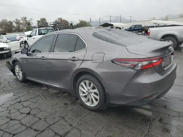 4T1C11BKXNU050110 2022 TOYOTA CAMRY - Image 2