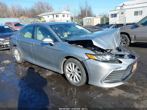 4T1C11BKXNU053508 2022 TOYOTA CAMRY - Image 1