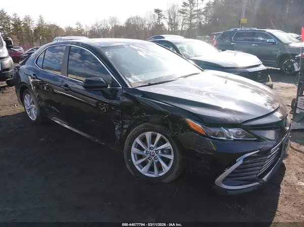 4T1C11BKXNU056165 2022 TOYOTA CAMRY - Image 1