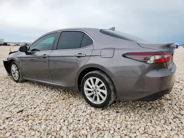 4T1C11BKXNU058109 2022 TOYOTA CAMRY - Image 2