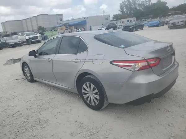 4T1C31AK0LU530701 2020 TOYOTA CAMRY - Image 2