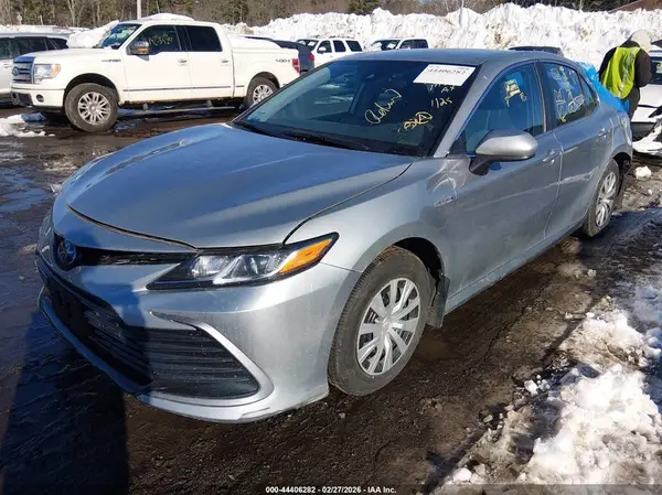 4T1C31AK0MU031575 2021 TOYOTA CAMRY - Image 2