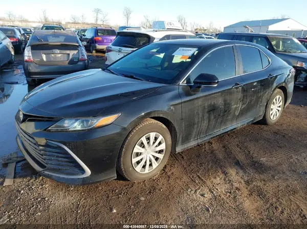 4T1C31AK0NU574720 2022 TOYOTA CAMRY - Image 2