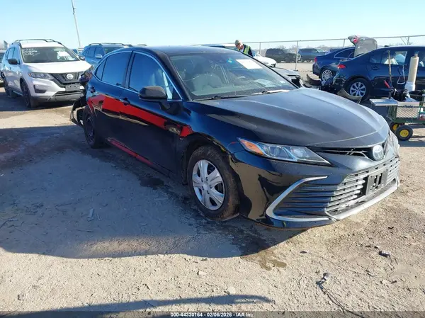 4T1C31AK0NU575415 2022 TOYOTA CAMRY - Image 1