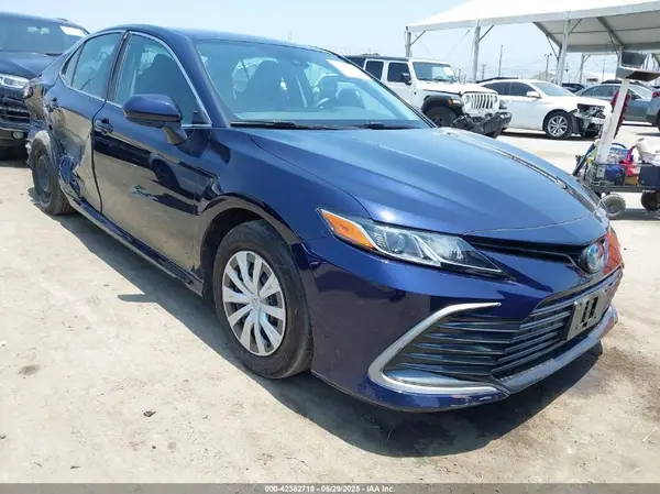 4T1C31AK0NU576130 2022 TOYOTA CAMRY - Image 1