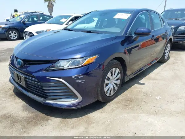 4T1C31AK0NU576130 2022 TOYOTA CAMRY - Image 2
