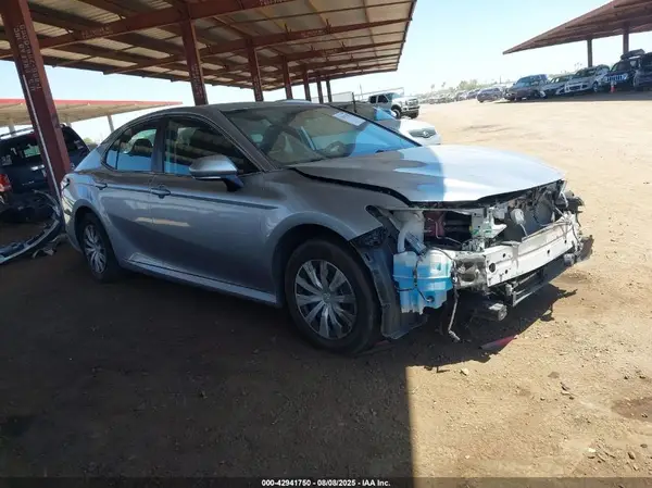 4T1C31AK0NU580016 2022 TOYOTA CAMRY - Image 1