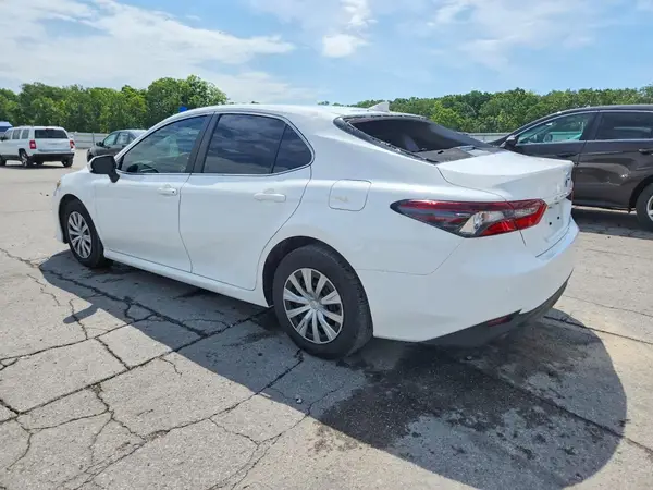 4T1C31AK0NU597754 2022 TOYOTA CAMRY - Image 2