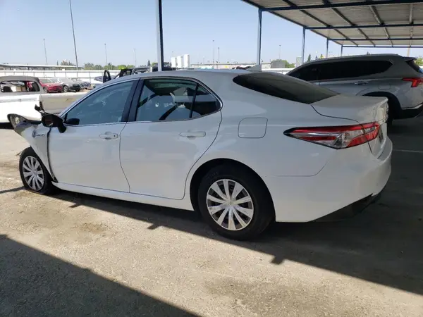 4T1C31AK1LU009437 2020 TOYOTA CAMRY - Image 2