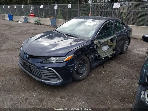 4T1C31AK1MU566656 2021 TOYOTA CAMRY - Image 2