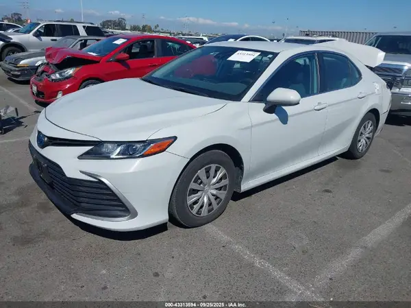 4T1C31AK1NU036253 2022 TOYOTA CAMRY - Image 2