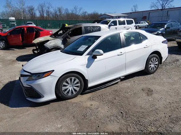 4T1C31AK1NU572412 2022 TOYOTA CAMRY - Image 2