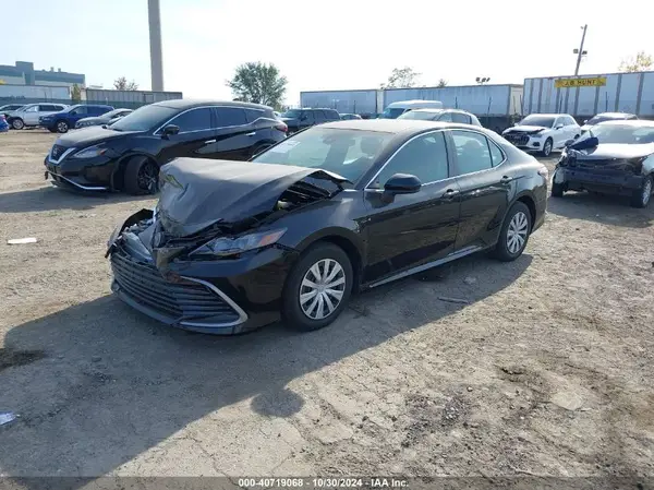 4T1C31AK1NU580817 2022 TOYOTA CAMRY - Image 2