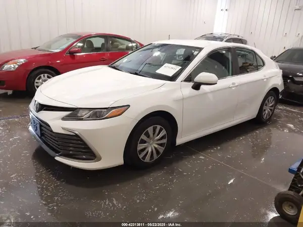 4T1C31AK1NU583166 2022 TOYOTA CAMRY - Image 2