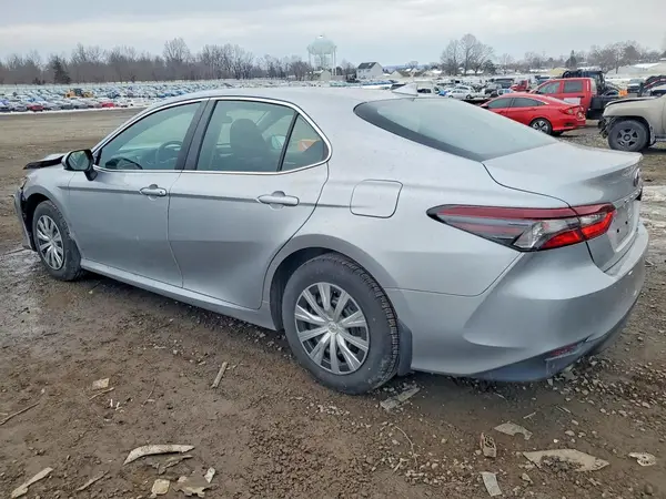 4T1C31AK1NU584057 2022 TOYOTA CAMRY - Image 2