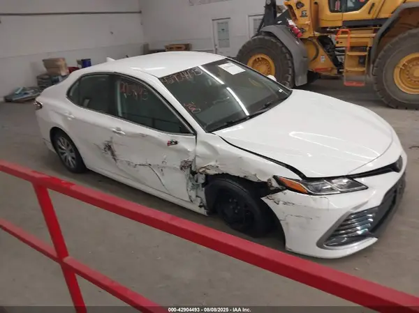 4T1C31AK1NU586388 2022 TOYOTA CAMRY - Image 1