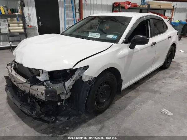 4T1C31AK1NU592305 2022 TOYOTA CAMRY - Image 2