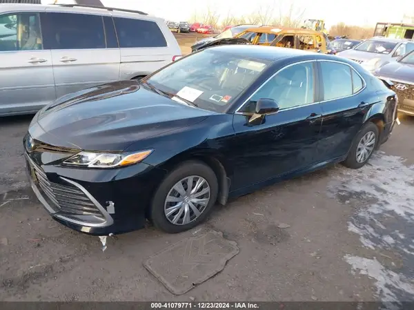4T1C31AK1NU597827 2022 TOYOTA CAMRY - Image 2