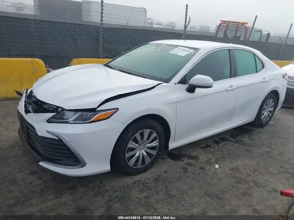 4T1C31AK1RU632355 2024 TOYOTA CAMRY - Image 2