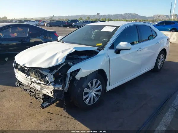4T1C31AK2LU530747 2020 TOYOTA CAMRY - Image 2