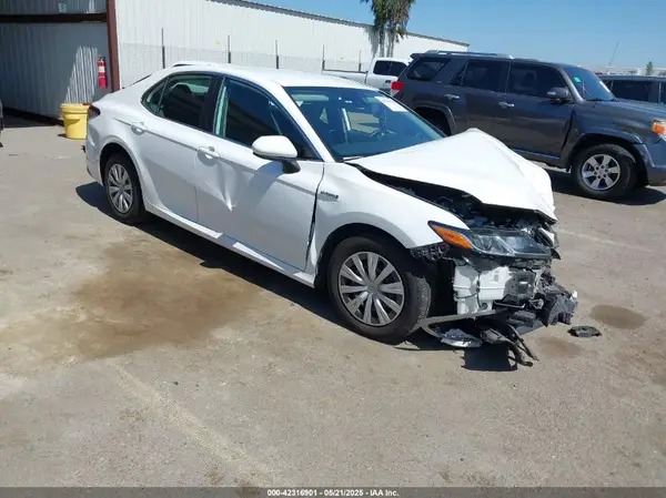 4T1C31AK2MU024255 2021 TOYOTA CAMRY - Image 1