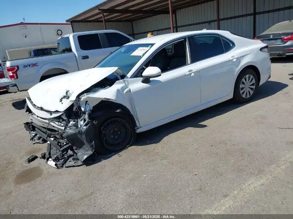 4T1C31AK2MU024255 2021 TOYOTA CAMRY - Image 2