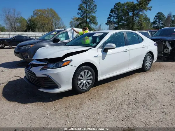 4T1C31AK2MU027513 2021 TOYOTA CAMRY - Image 2