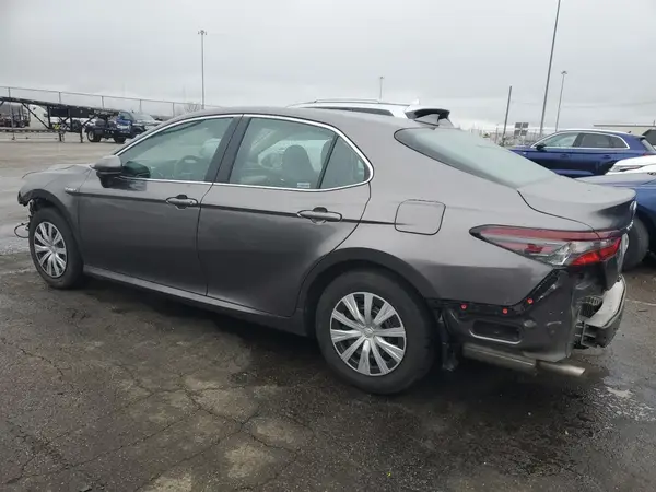 4T1C31AK2MU031058 2021 TOYOTA CAMRY - Image 2