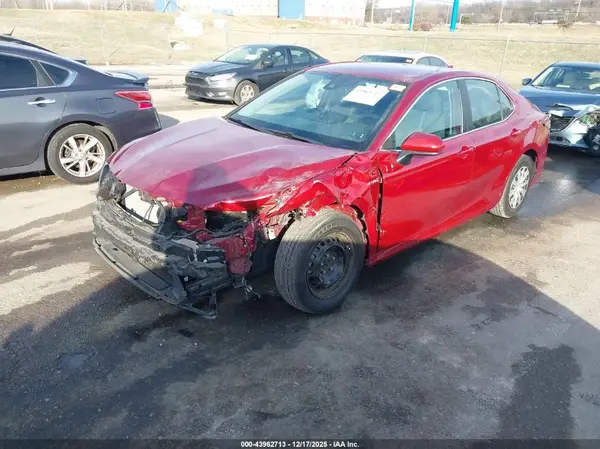 4T1C31AK2MU551230 2021 TOYOTA CAMRY - Image 2