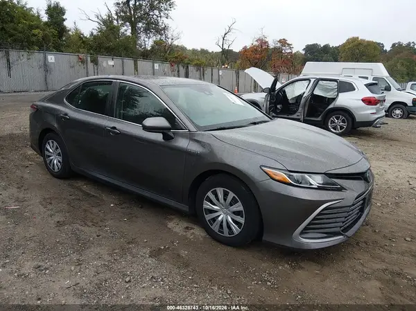4T1C31AK2MU551678 2021 TOYOTA CAMRY - Image 1