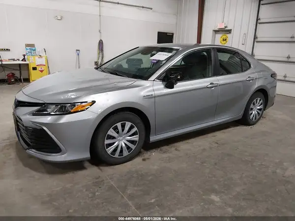 4T1C31AK2MU552698 2021 TOYOTA CAMRY - Image 2