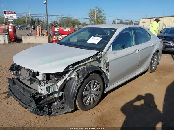 4T1C31AK2NU035659 2022 TOYOTA CAMRY - Image 2