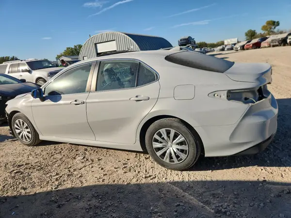 4T1C31AK2NU037444 2022 TOYOTA CAMRY - Image 2