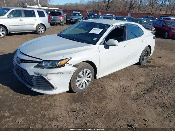 4T1C31AK2NU037802 2022 TOYOTA CAMRY - Image 2