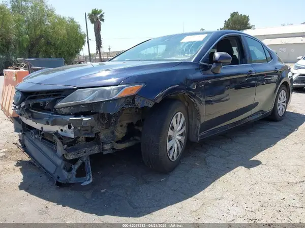 4T1C31AK2NU572063 2022 TOYOTA CAMRY - Image 2