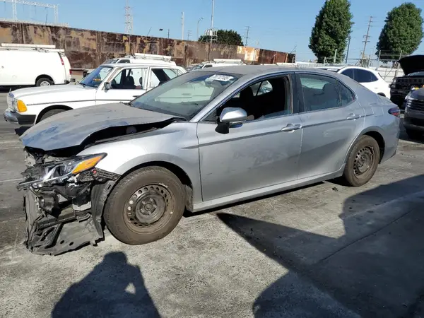 4T1C31AK2NU579899 2022 TOYOTA CAMRY - Image 1