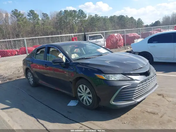 4T1C31AK2NU580695 2022 TOYOTA CAMRY - Image 1