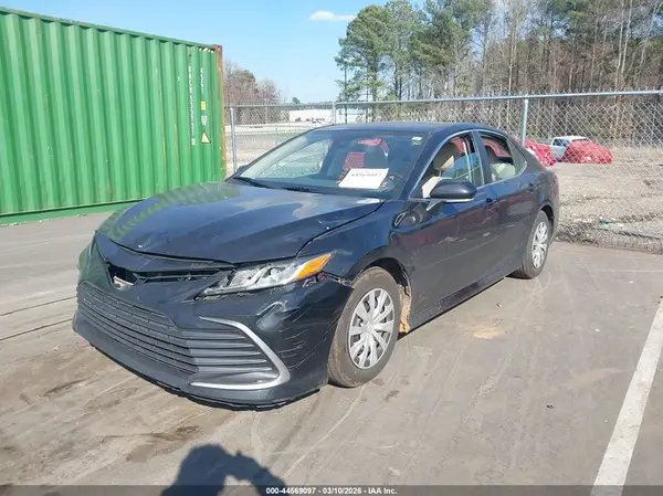 4T1C31AK2NU580695 2022 TOYOTA CAMRY - Image 2