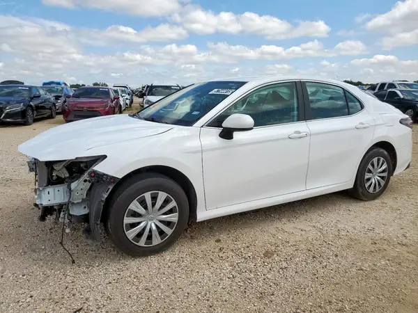 4T1C31AK2NU585783 2022 TOYOTA CAMRY - Image 1