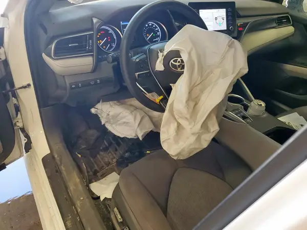 4T1C31AK2NU585783 2022 TOYOTA CAMRY - Image 8