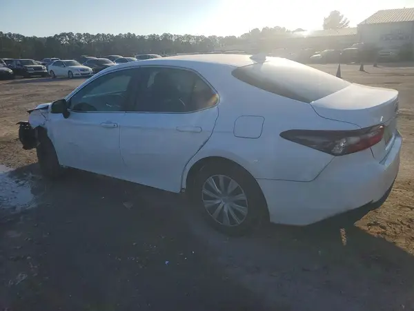 4T1C31AK2NU585802 2022 TOYOTA CAMRY - Image 2