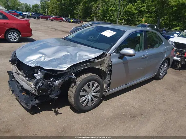 4T1C31AK2NU588909 2022 TOYOTA CAMRY - Image 2