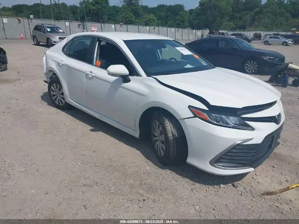 4T1C31AK2NU591549 2022 TOYOTA CAMRY - Image 1