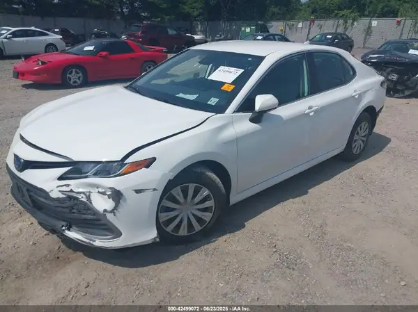 4T1C31AK2NU591549 2022 TOYOTA CAMRY - Image 2