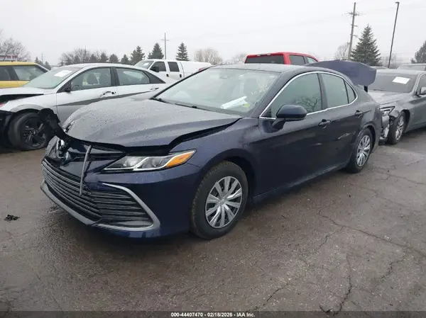 4T1C31AK2NU596752 2022 TOYOTA CAMRY - Image 2